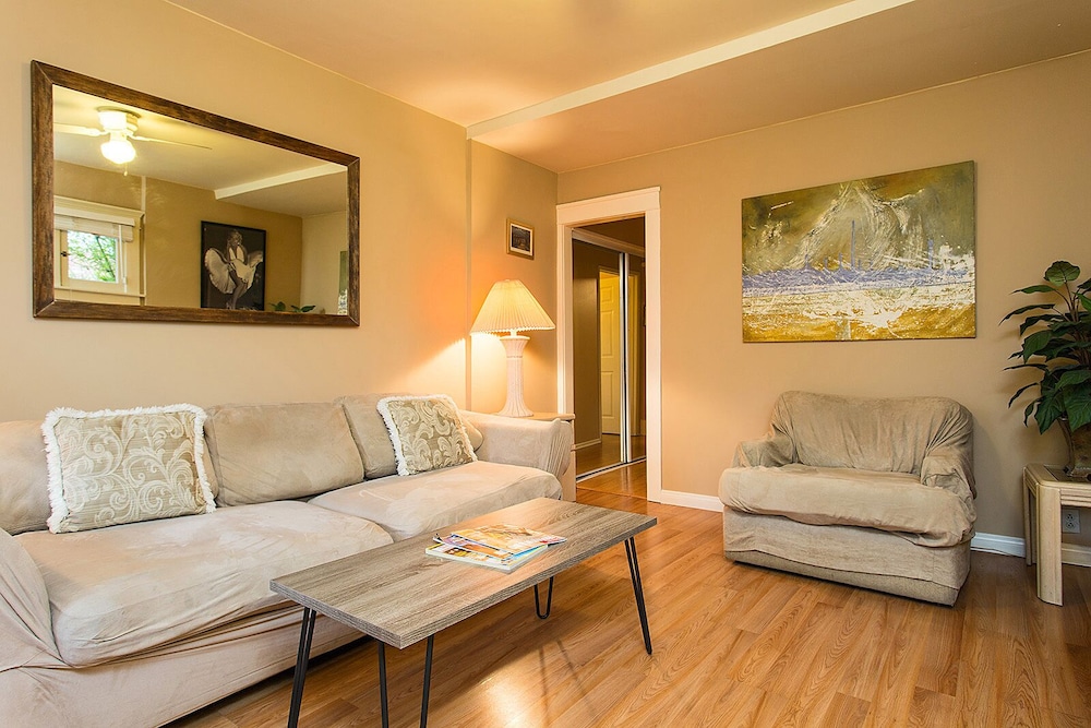 Hollywood Hills Suites - photo 16