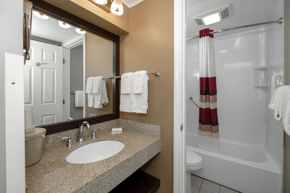 Red Roof Inn & Suites Herkimer - photo 31