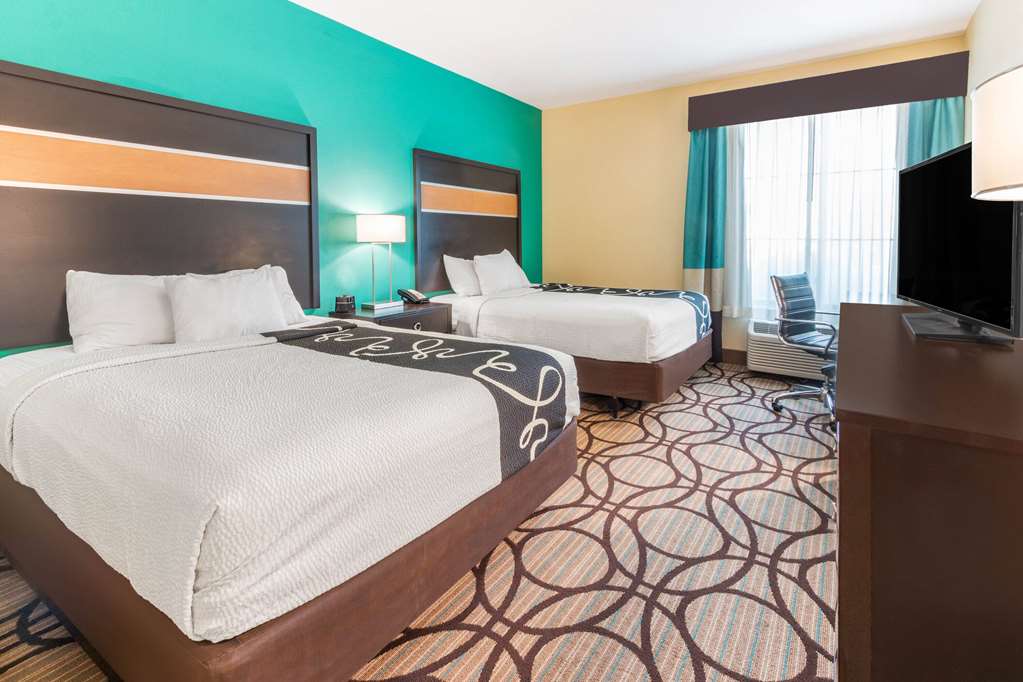 La Quinta Inn & Suites by Wyndham Carlsbad - photo 26