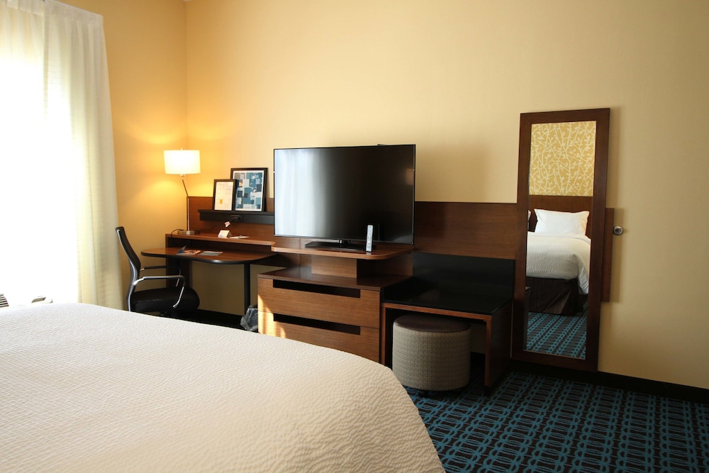 Fairfield Inn & Suites by Marriott London - photo 6