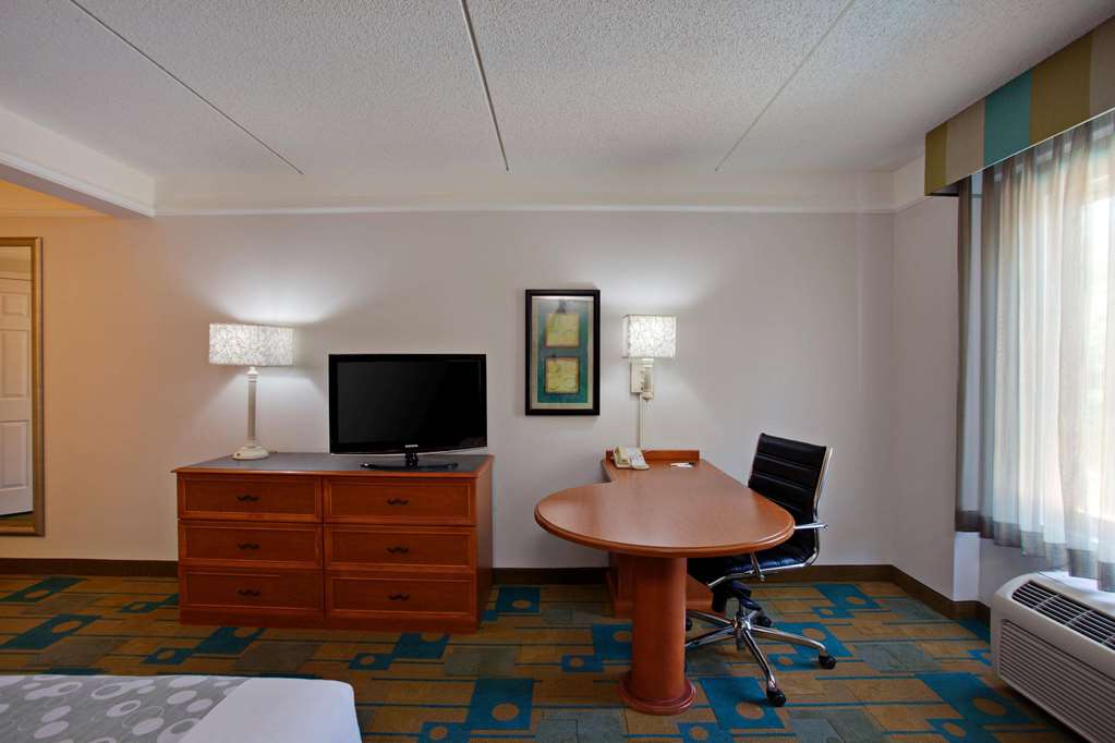 La Quinta Inn & Suites by Wyndham Winston Salem - photo 17