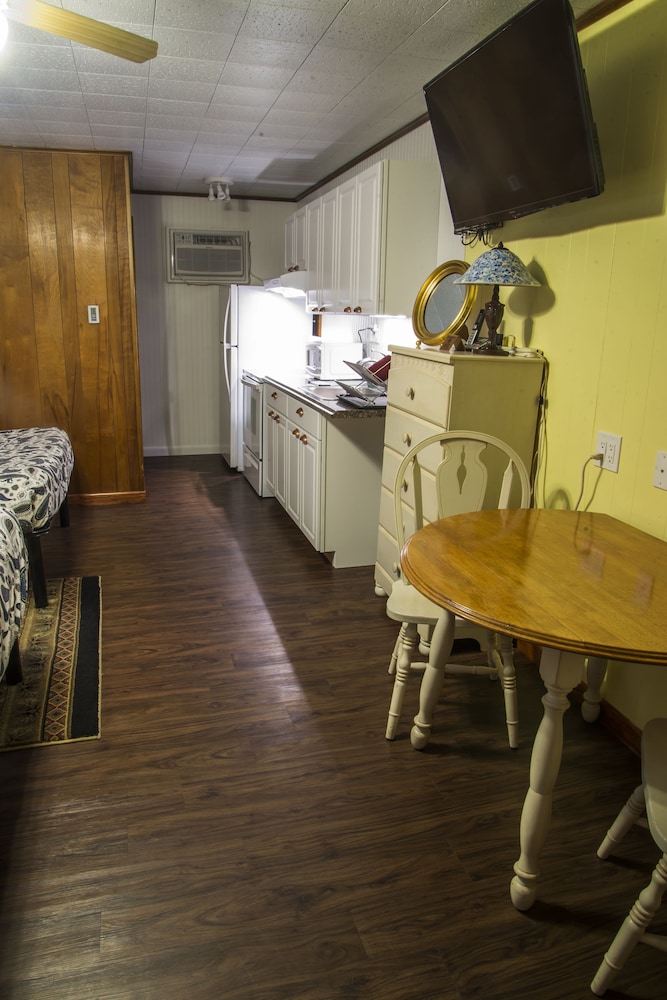Fairway Overnight & Extended Stay - photo 12