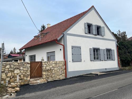 Lapillo Vendégház - carbon neutral hotel in Unknown City