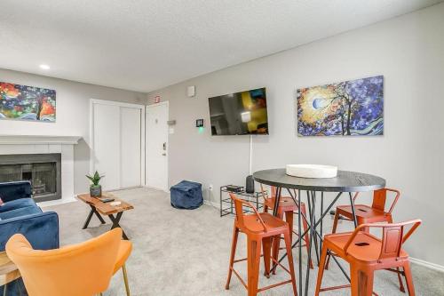 EntirePlace FastWifi Washer Dryer 4KTV PetsAllowed — 4-Star Luxury Hotel in Arlington, United States