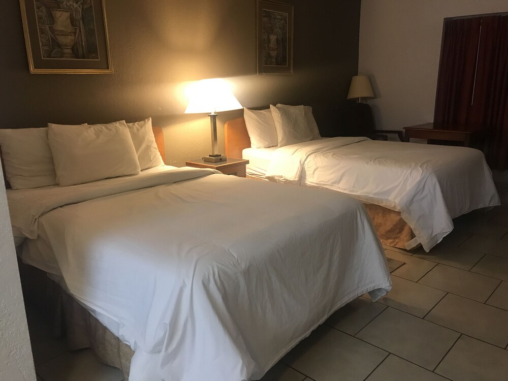 Bear Mount Inn & Suites - photo 43