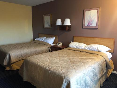 America's Best Inn - photo 4