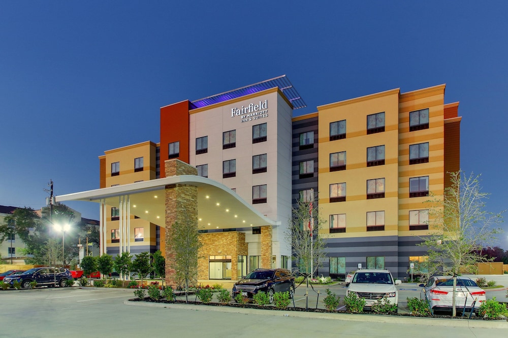 Fairfield Inn & Suites by Marriott Houston Brookhollow - photo 2