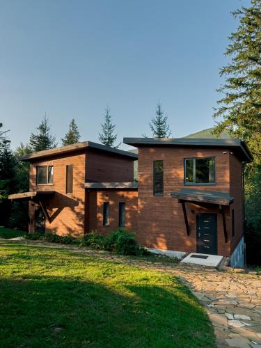 InMount in Tatariv, Ukraine