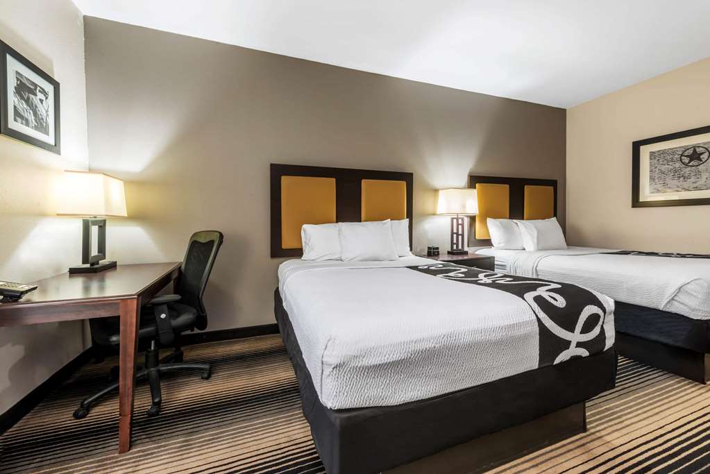 La Quinta Inn & Suites by Wyndham Orange - photo 25