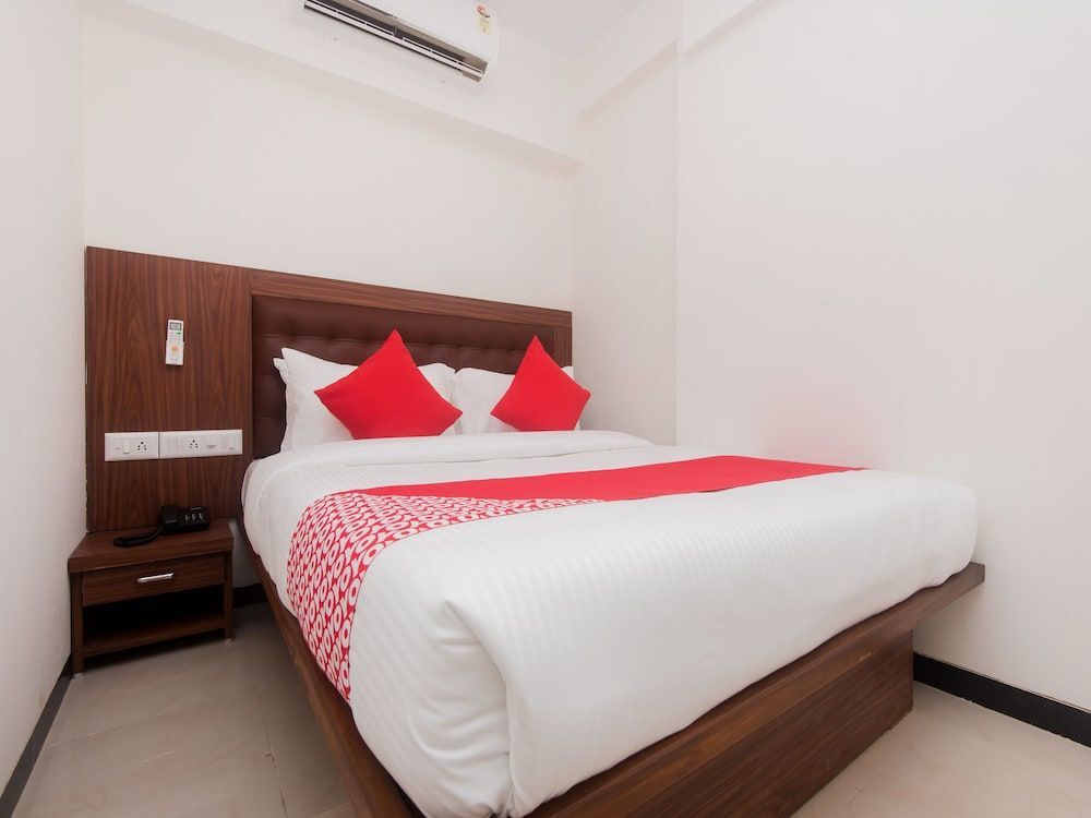 Oyo 15717 Rk Residency