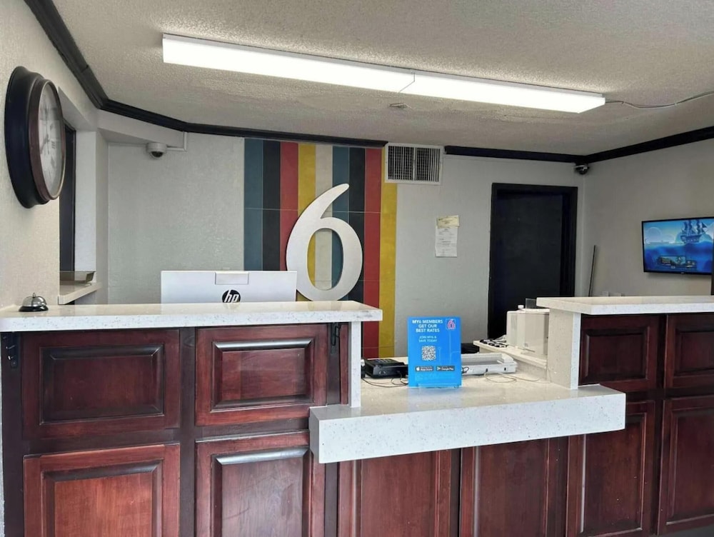 Studio 6 Hammond LA I12 I55 - photo 2