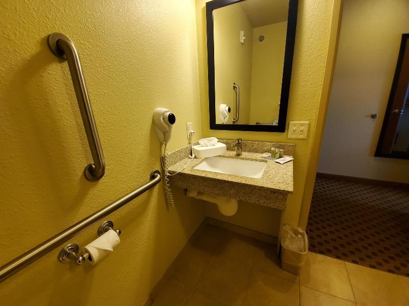 Cobblestone Inn & Suites Eaton - photo 20