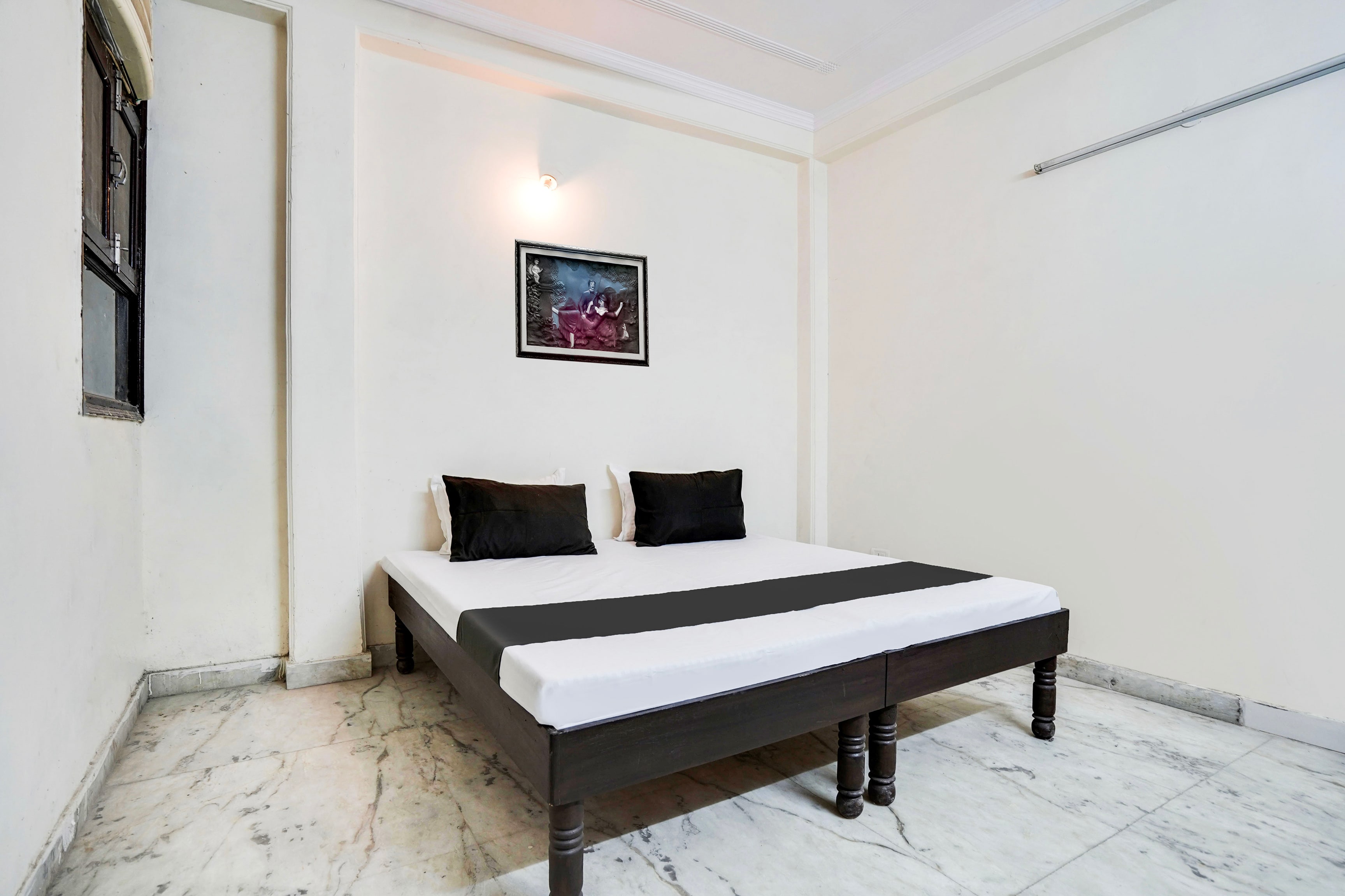 Hotel O by OYO Royal Residency — 4-Star Luxury Hotel in New Delhi, India