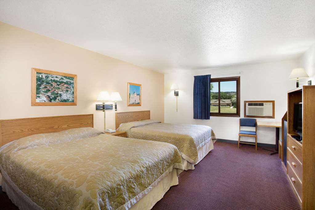 Super 8 by Wyndham Hot Springs - photo 14