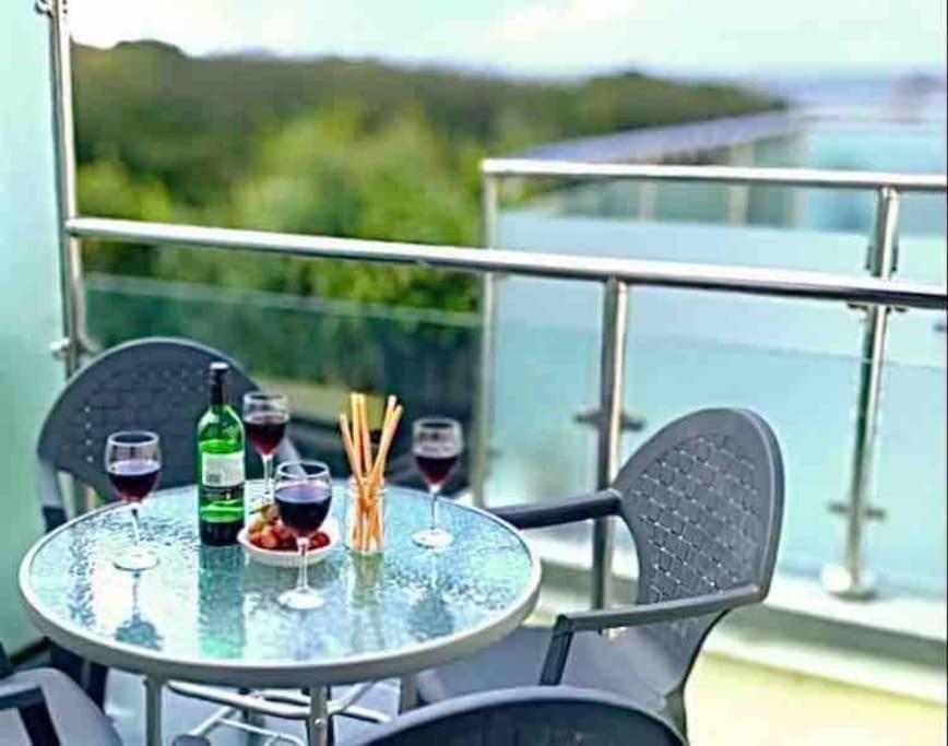 Great location very spacious. Sea and castle view — 4-Star Luxury Hotel in Marazion, United Kingdom