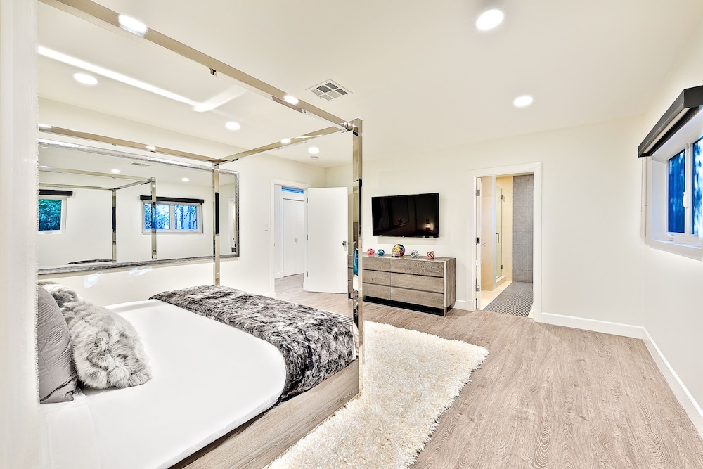 Beverly Hills Luxury Modern Palace - photo 8
