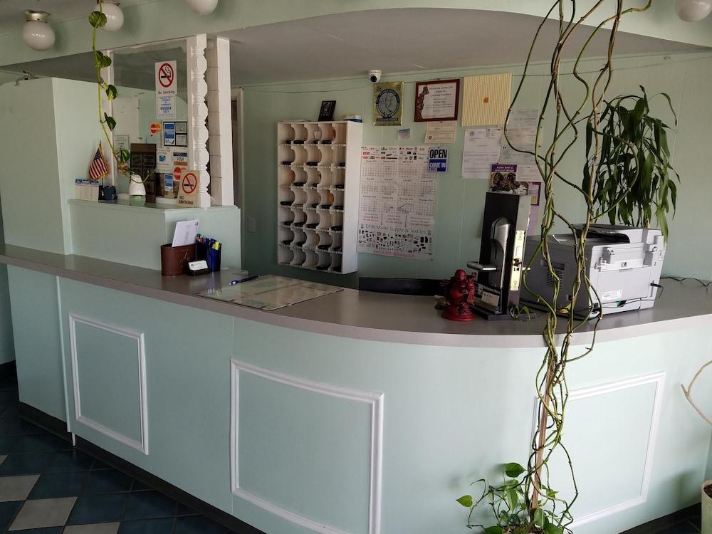 Oak Park Motel - photo 9