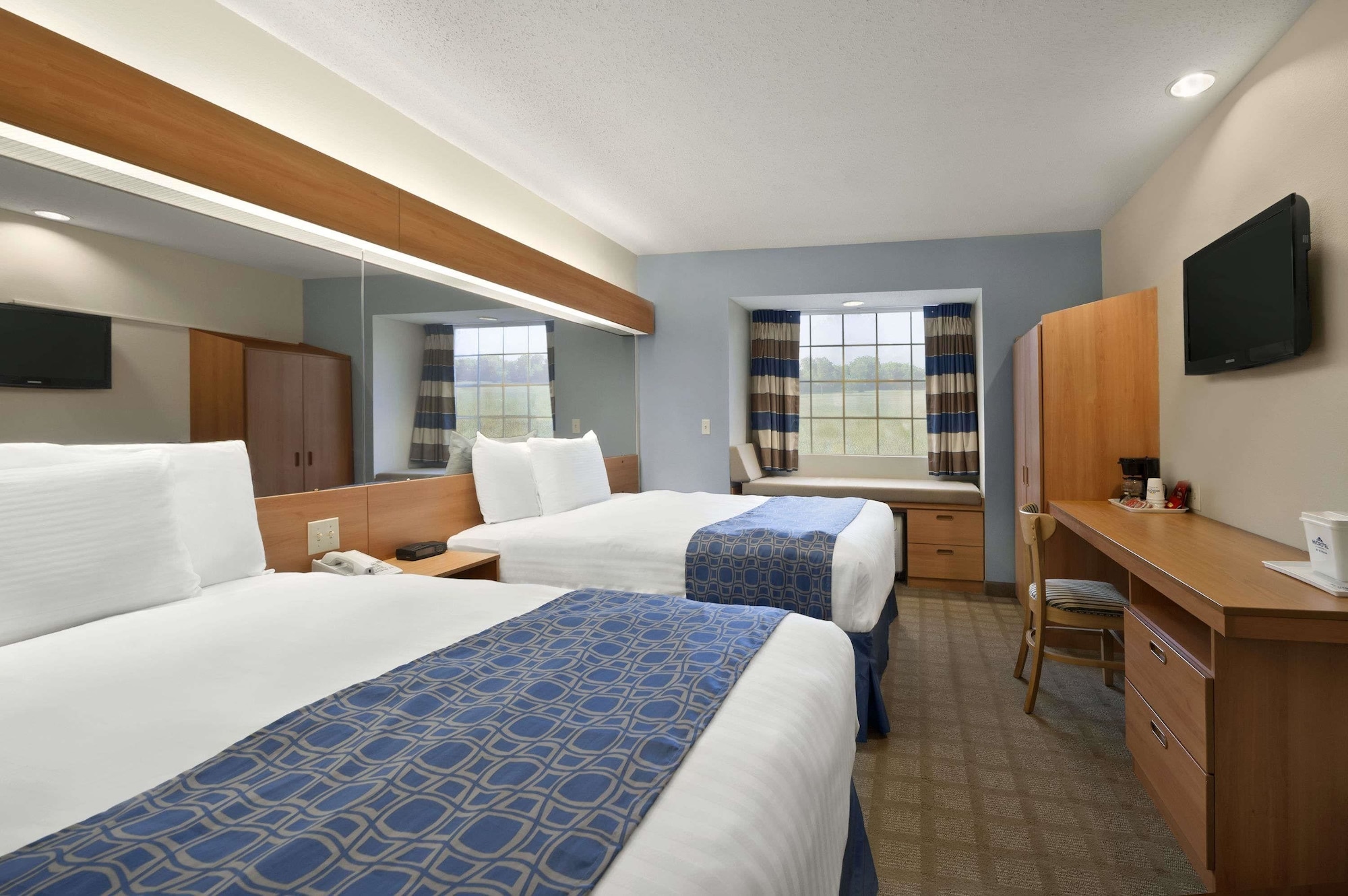 Microtel Inn & Suites by Wyndham Ponchatoula Hammond - photo 14