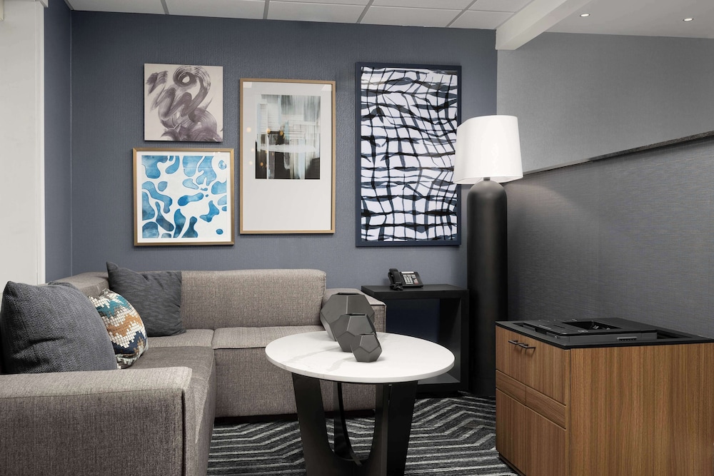 Homewood Suites by Hilton Reading - photo 3