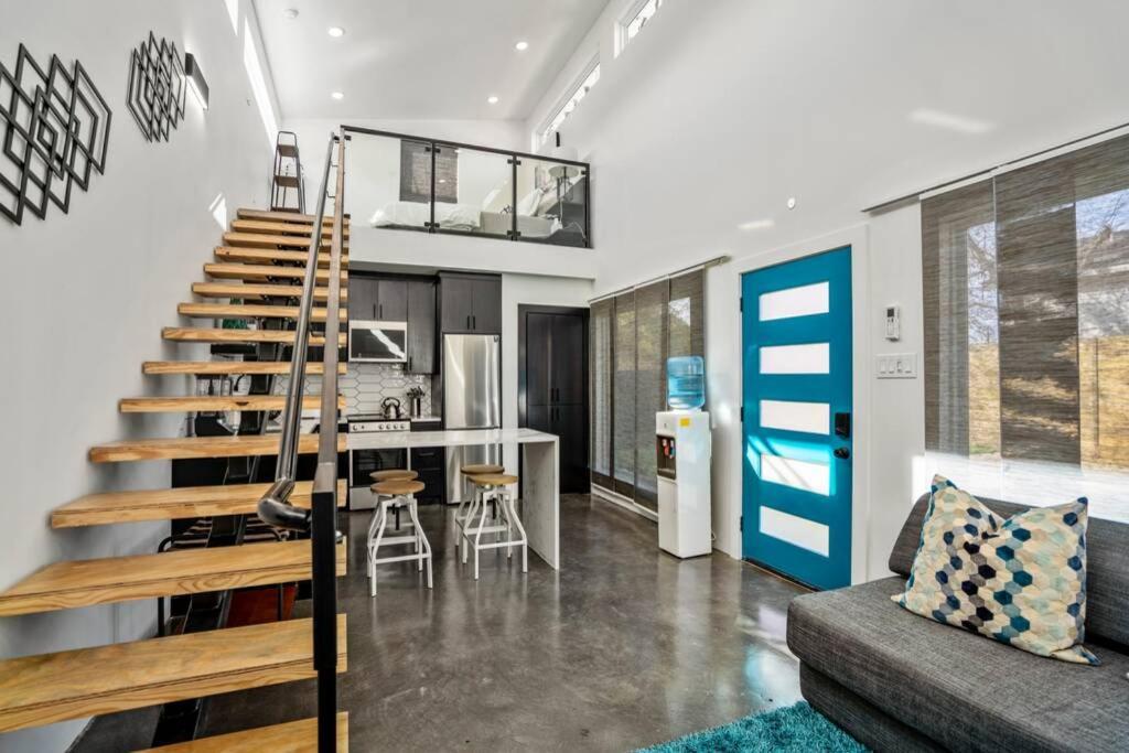 Quantum Tiny Loft at East End Revitalized — 4-Star Luxury Hotel in Houston, United States