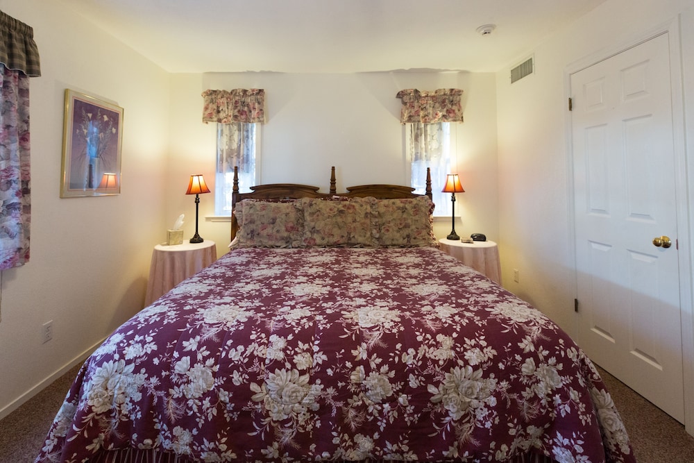 Apple Blossom Inn - photo 32