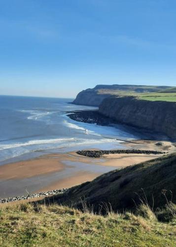 Mad Alice's Cottage Saltburn — 4-Star Luxury Hotel in Loftus, United Kingdom