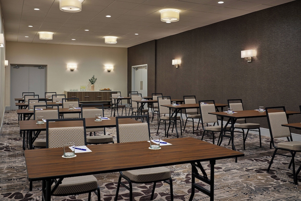 Delta Hotels by Marriott Chicago Willowbrook - photo 23