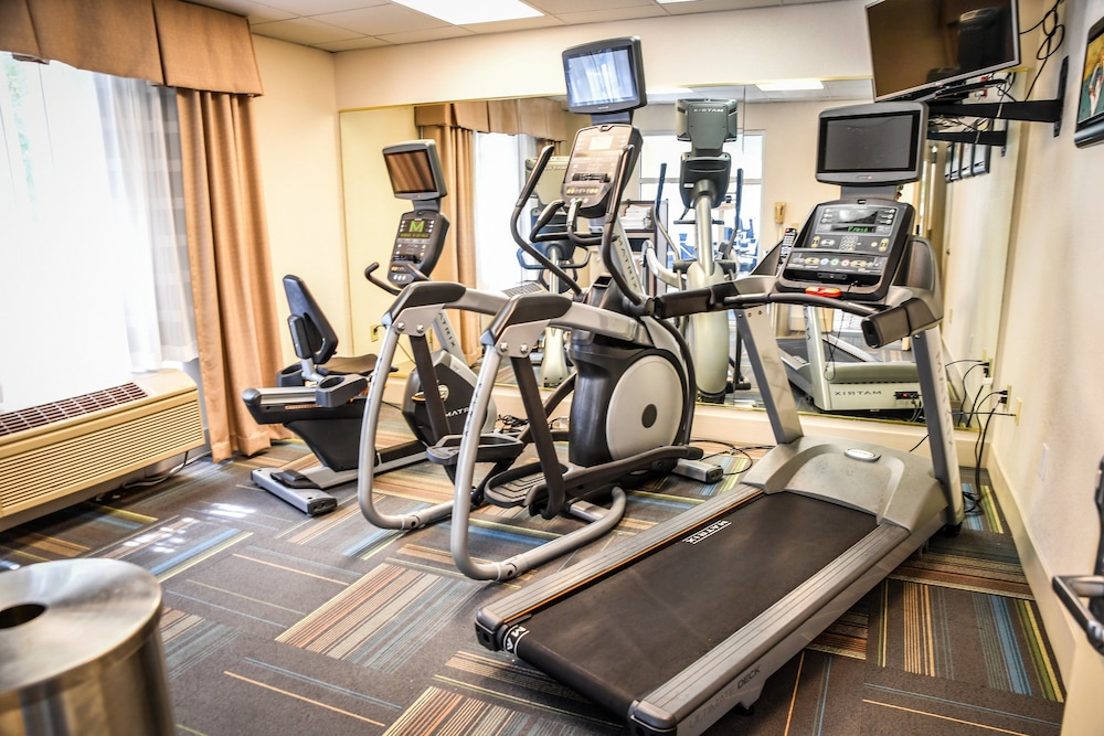 Holiday Inn Express Hotel & Suites Concord by IHG - photo 24