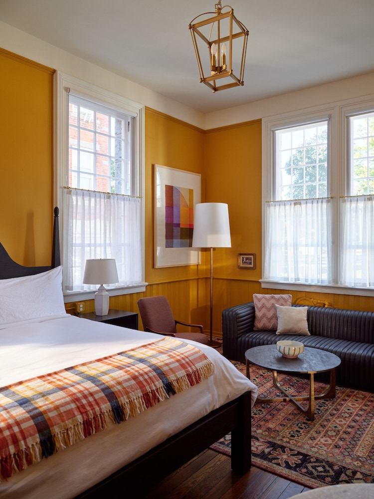 The Abner Hotel - photo 7