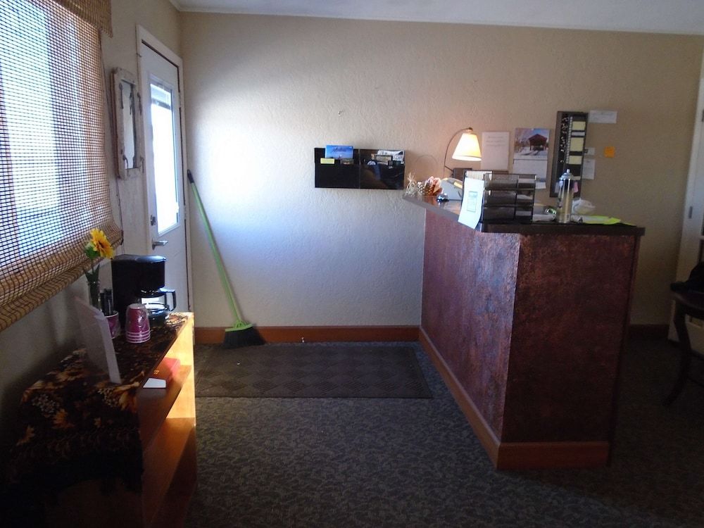 Arrowhead Inn - photo 17