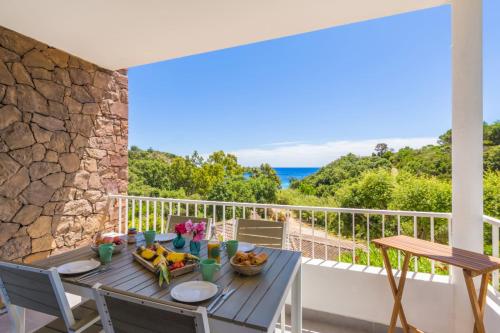 Studio Bougainvillier Welkeys in Cavalaire-Sur-Mer, France