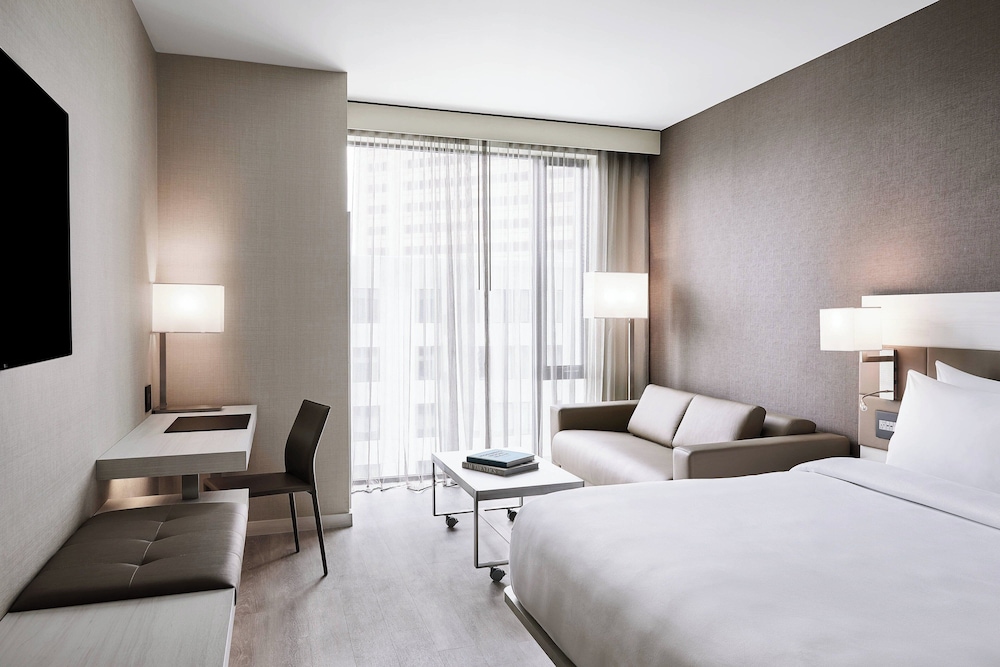 AC Hotel by Marriott Dallas by the Galleria - photo 11