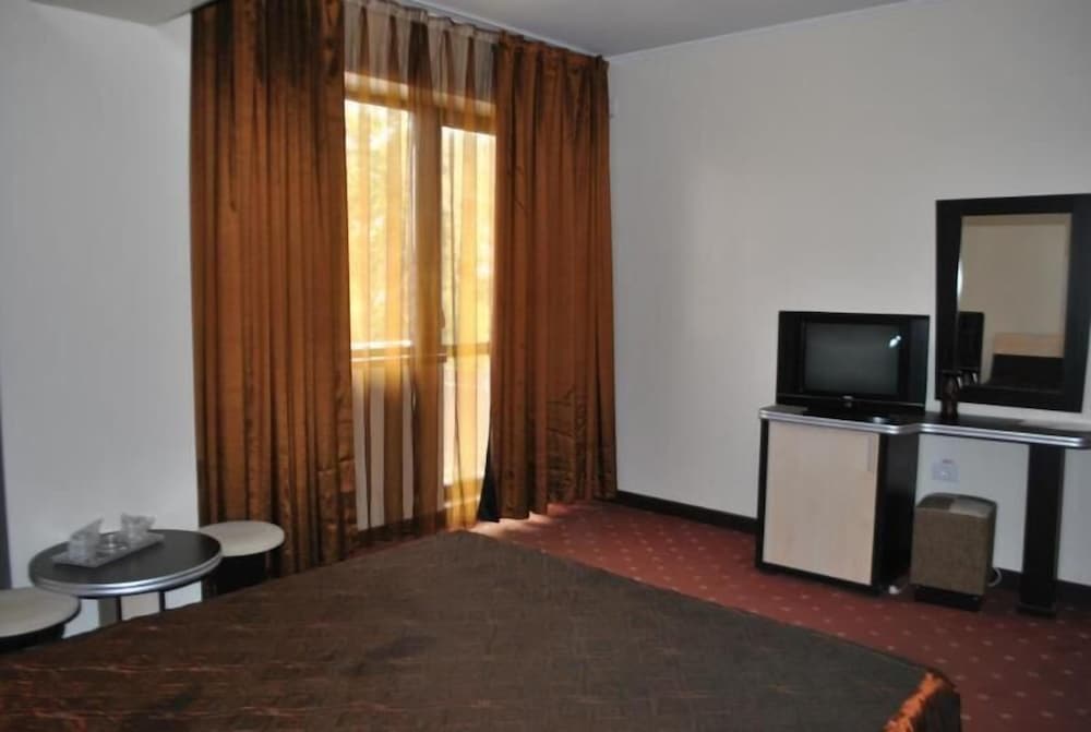 Hotel Coral — hotel in Eforie Nord