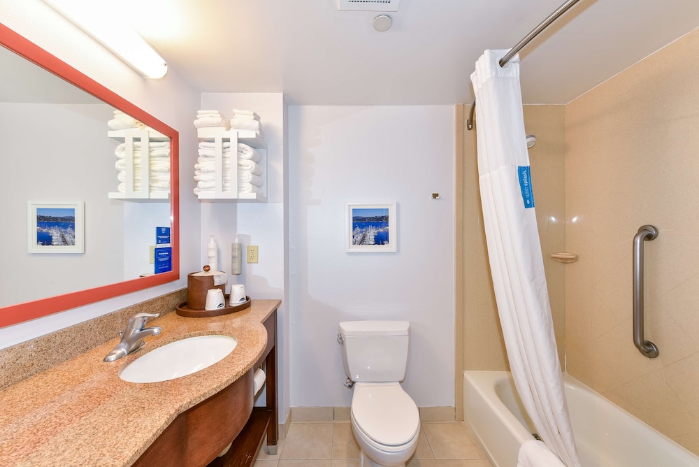 Hampton Inn & Suites Pittsburg CA - photo 56