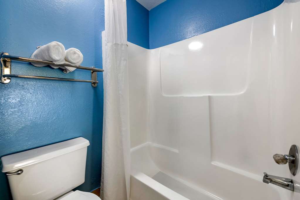 Quality Inn Sarasota North Near Lido Key Beach - photo 24