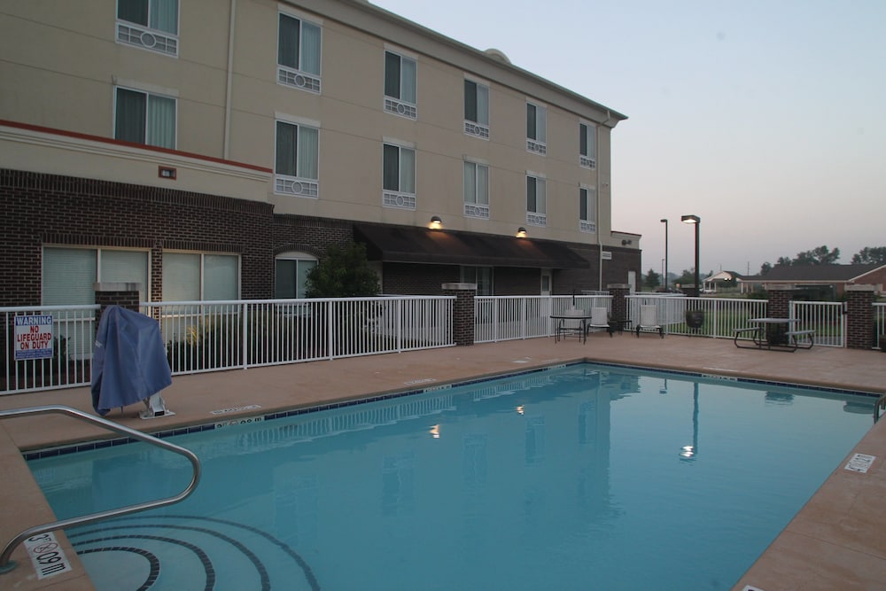 Holiday Inn Express Pembroke by IHG - photo 34