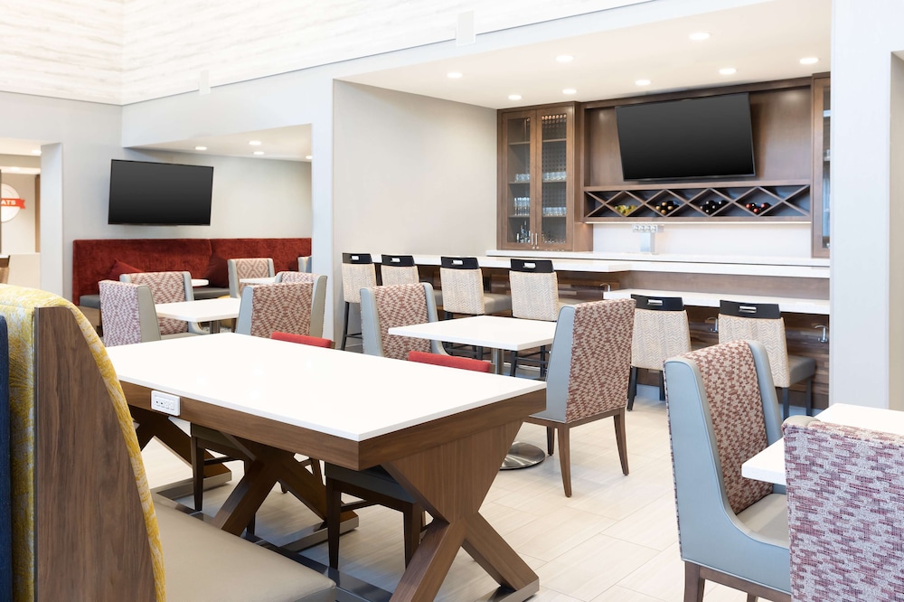 Hampton Inn & Suites Santa Rosa Sonoma Wine Country - photo 5