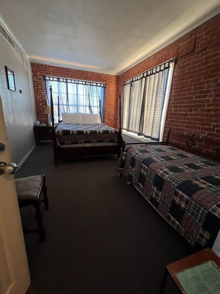 Spur Hotel - photo 13