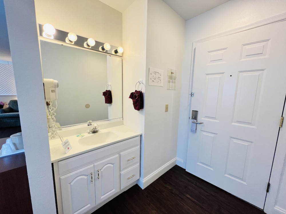 Inn at Cemetery Hill - photo 28