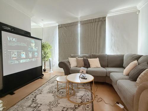 Spacious and cosy 3BRs 5F House in Heart of London — 4-Star Luxury Hotel in London, United Kingdom