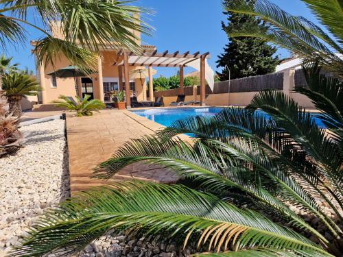 Riumar Cristina 200m to beach private pool On Site Service dog beach in Deltebre, Spain