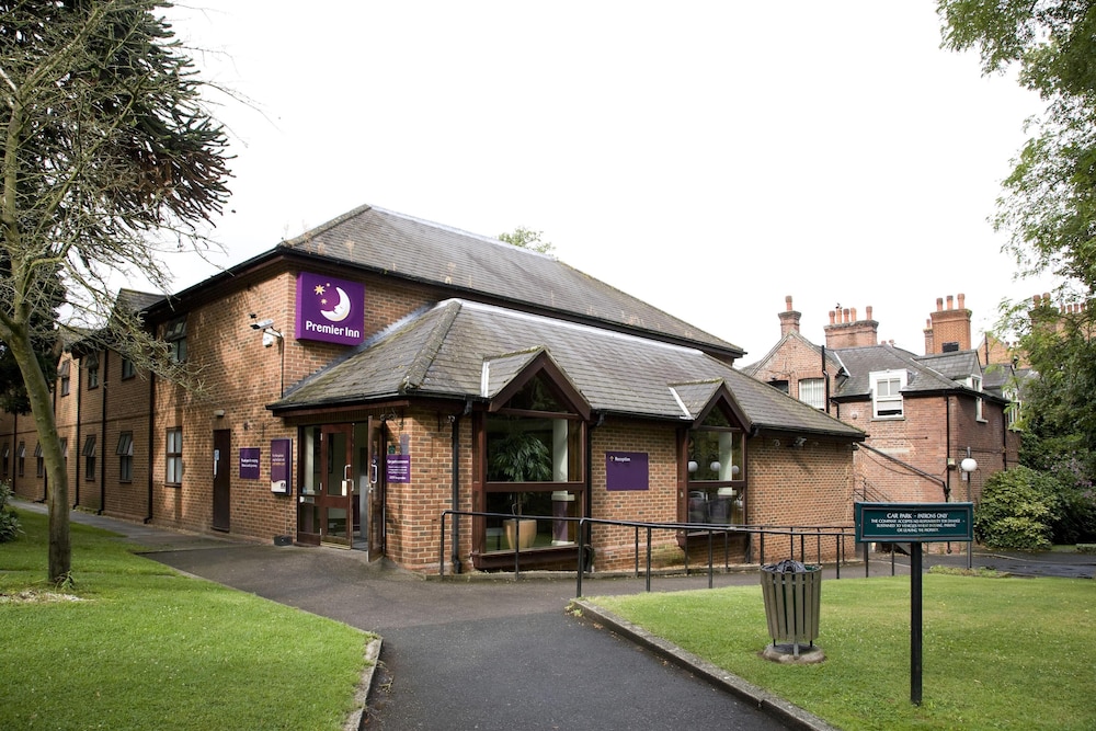 Premier Inn London Croydon South - carbon neutral hotel in Croydon