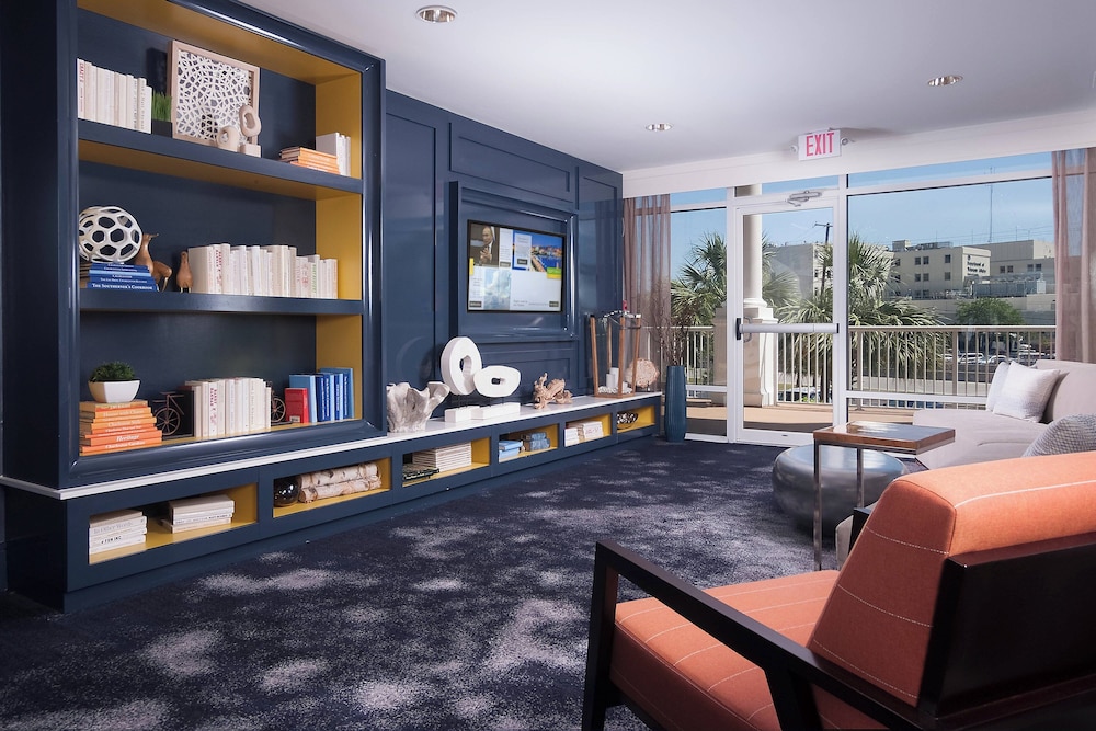 Courtyard Charleston Waterfront by Marriott - photo 2