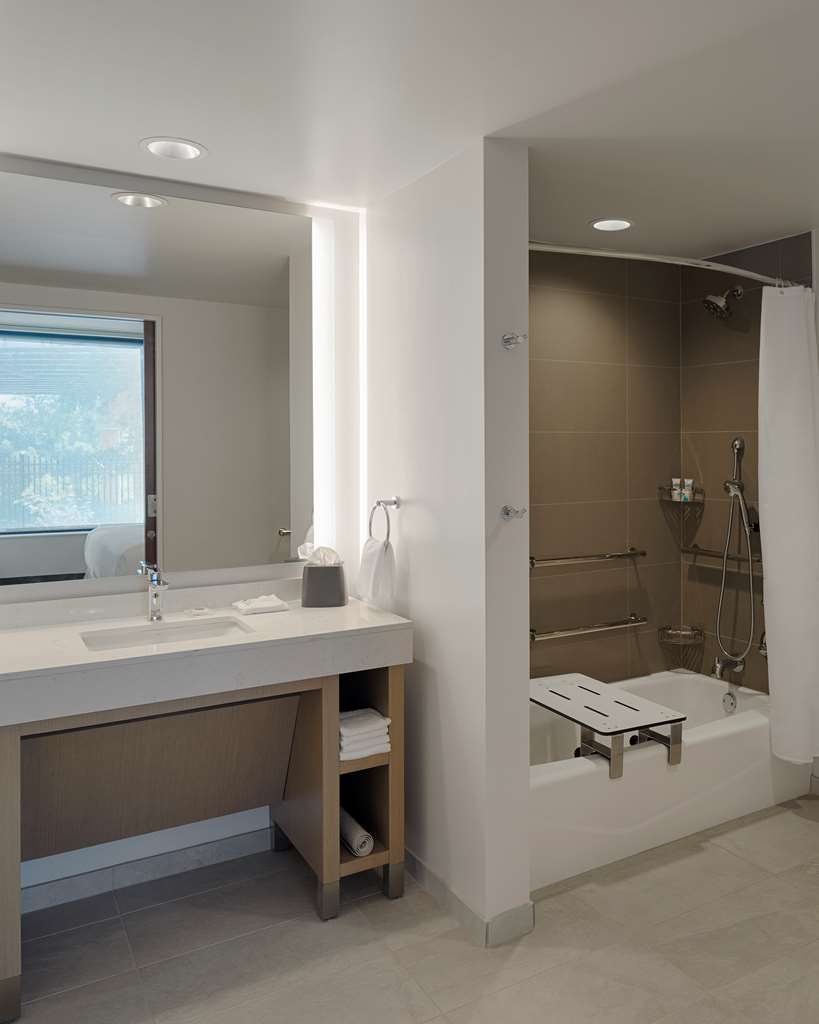 Hyatt House Columbus OSU Short North - photo 21