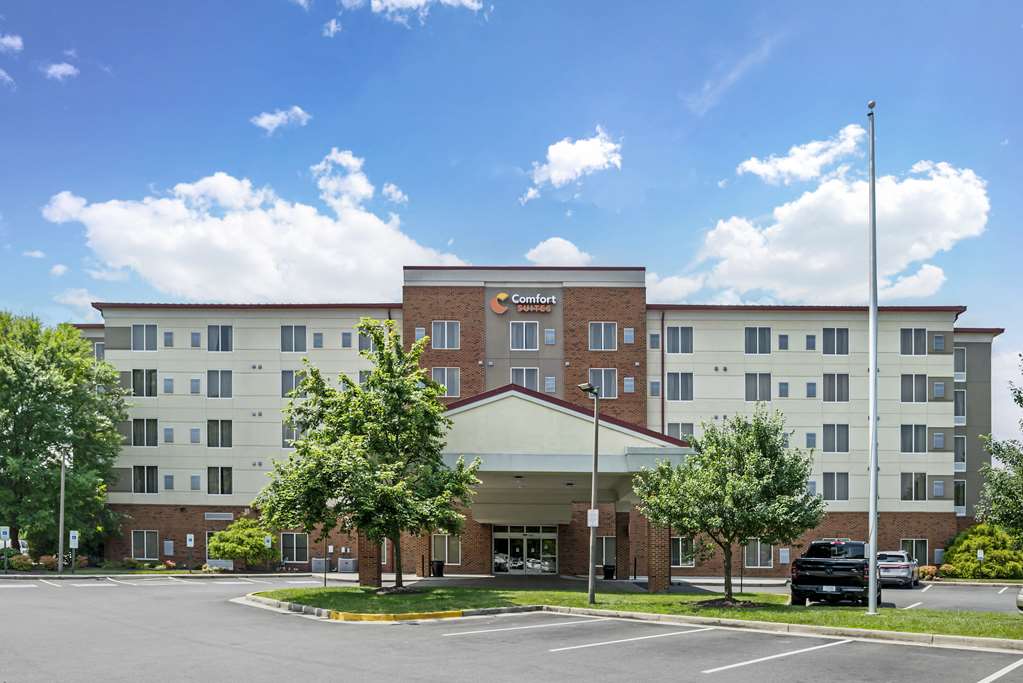 Comfort Suites At Virginia Center Commons — hotel in Glen Allen