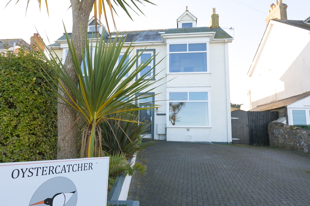 Oystercatcher House — 4-Star Luxury Hotel in St Ives, United Kingdom
