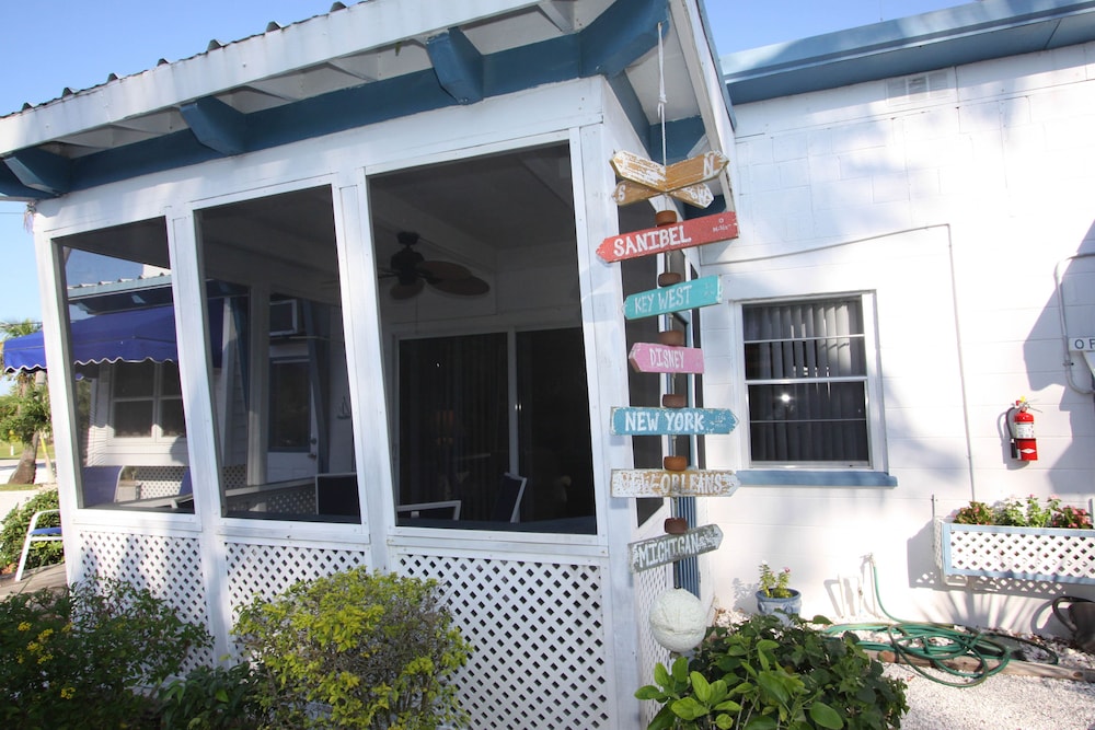 Tropical Winds Motel & Cottages - photo 72