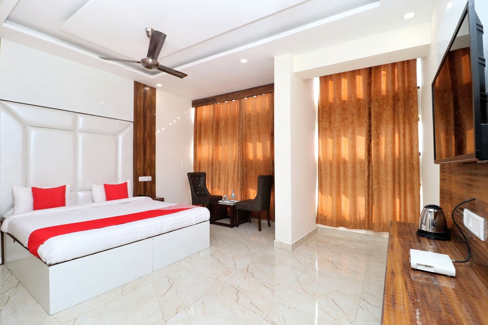 OYO 26689 Hotel Grand Vista in Kalka, India