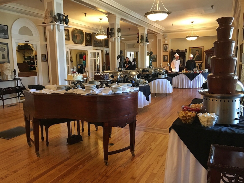Lake Lure Inn & Spa - photo 42