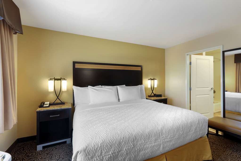 Best Western Plus Castle Rock - photo 30